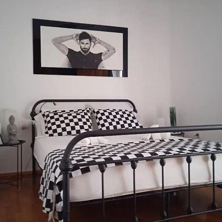 Nicko'S Room Piraeus Exterior photo
