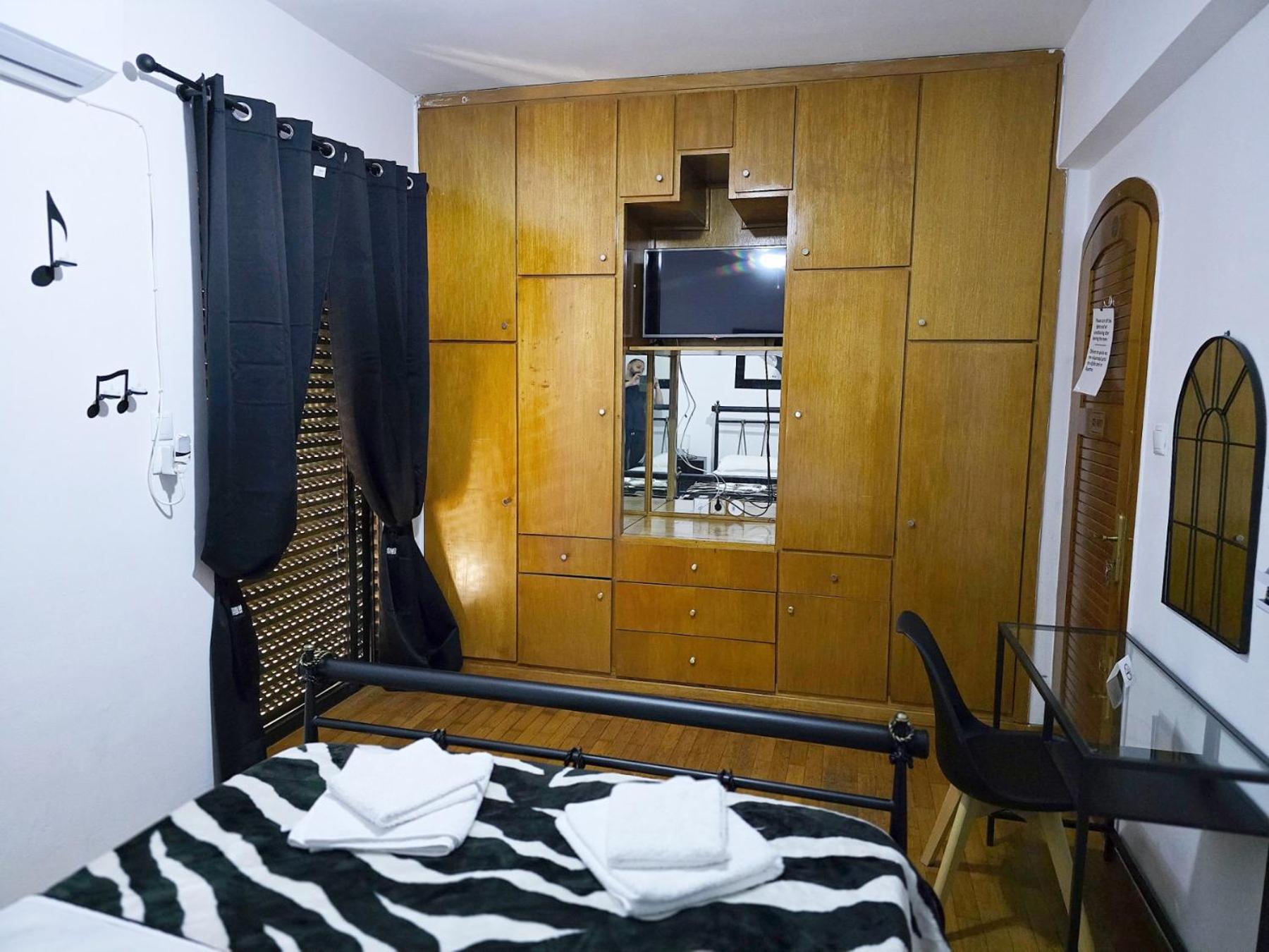 Nicko'S Room Piraeus Exterior photo